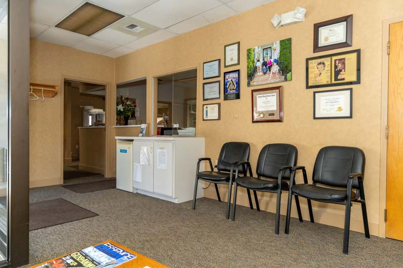 The waiting room area at Family Dental Practice in Kokomo IN.